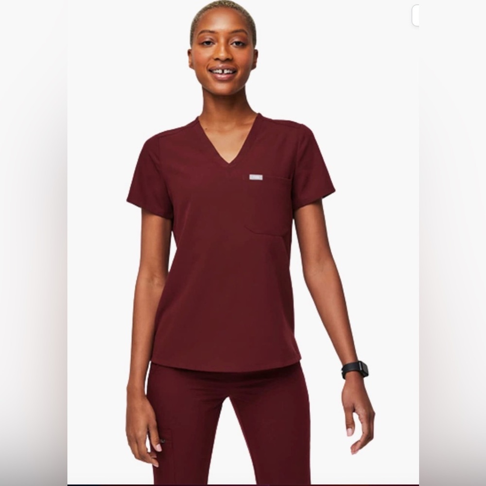 FIGS Catarina Jogger Scrub Pants and Matching One Pocket Scrub Top